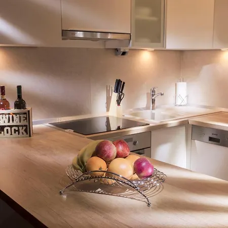 Gloria In Apartment Split