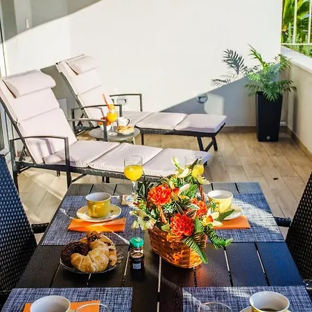 Gloria In Apartman *