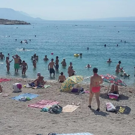 Gloria In Apartman *